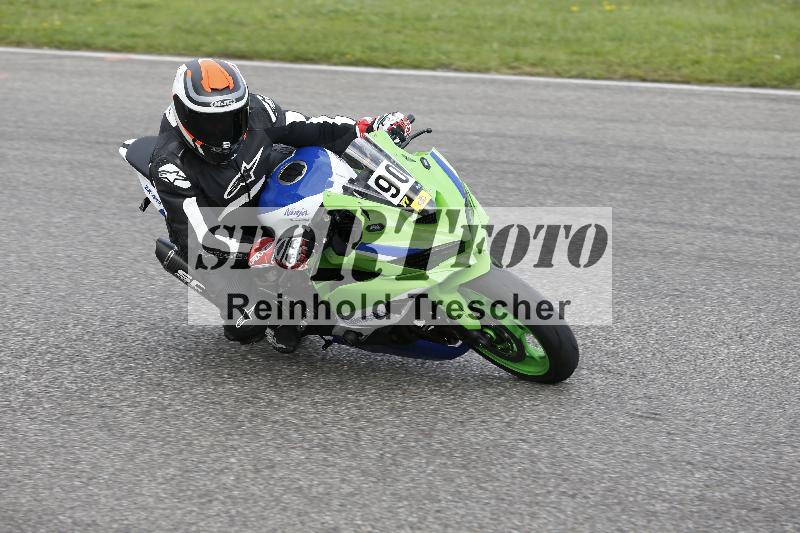 /Archiv-2025/53 16.09.2025 Track Day Domi Aegerter ADR/Gruppe gelb/90
